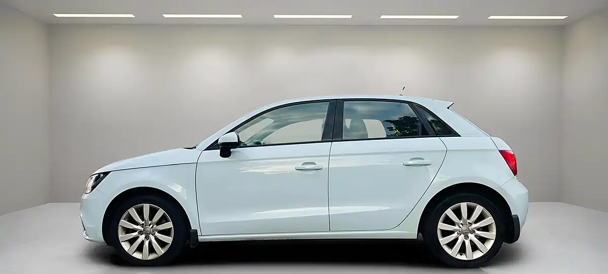Used 2012 Audi A1 Sport Sportback S Tronic Blue - Interior and Exterior details 4