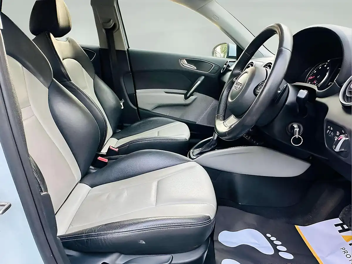 Used 2012 Audi A1 Sport Sportback S Tronic Blue - Interior and Exterior details 9