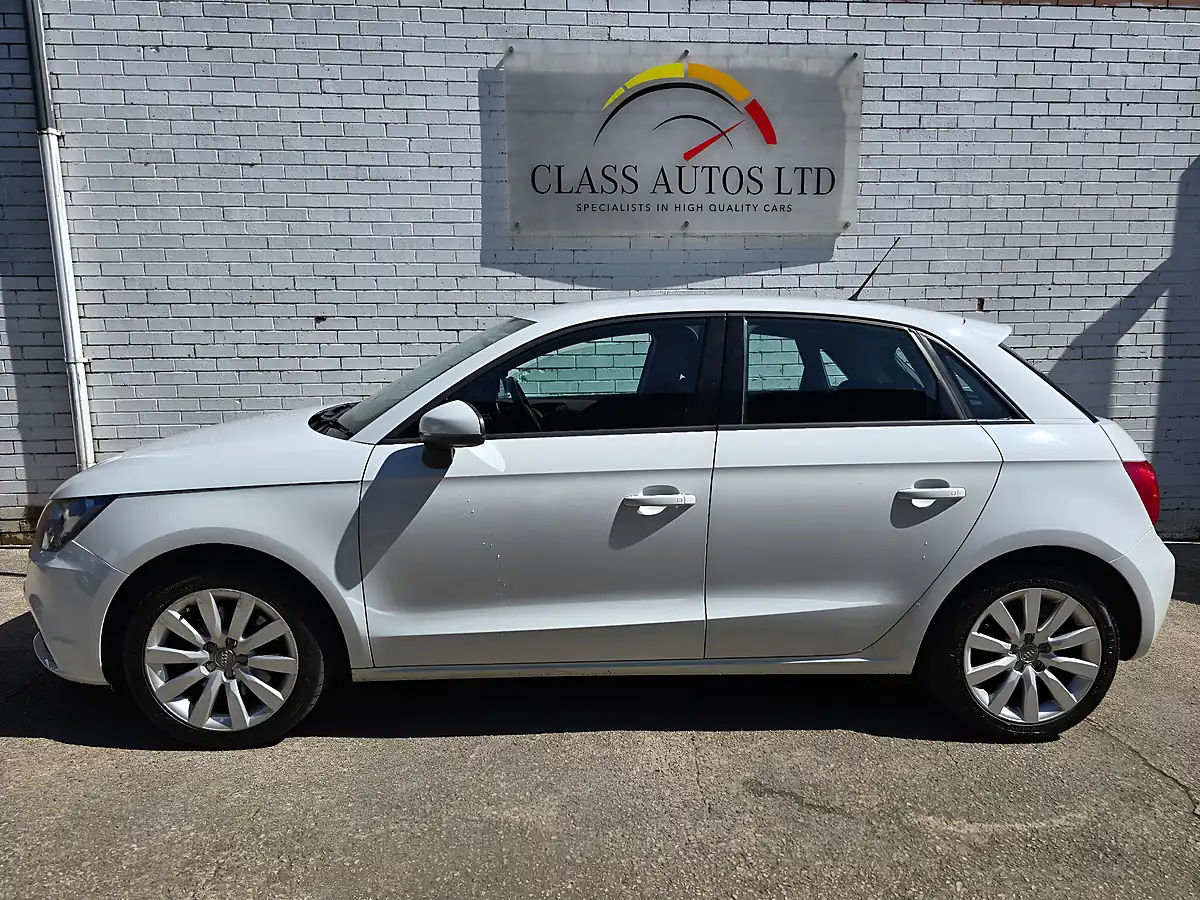 Used 2012 Audi A1 Sport Sportback White - Interior and Exterior details 8