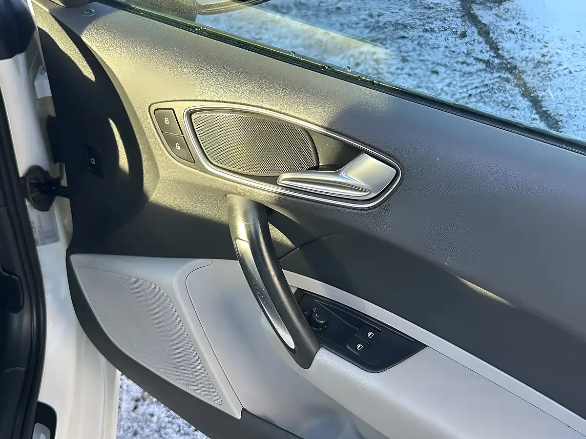 Used 2012 Audi A1 Sport White - Interior and Exterior details 13