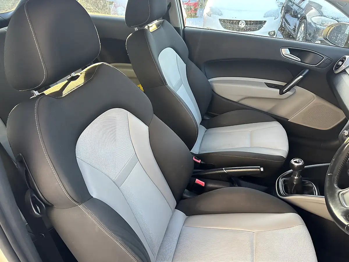 Used 2012 Audi A1 Sport White - Interior and Exterior details 17
