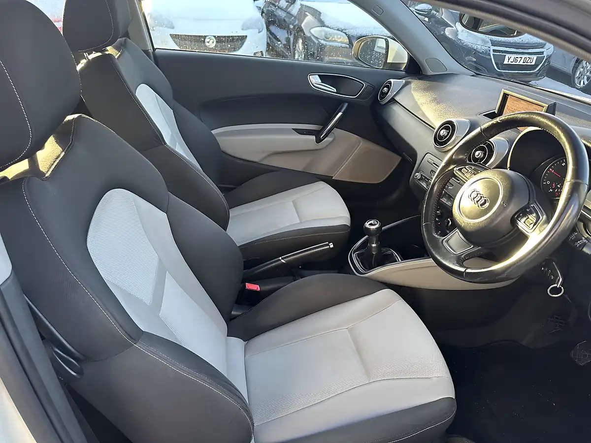 Used 2012 Audi A1 Sport White - Interior and Exterior details 18