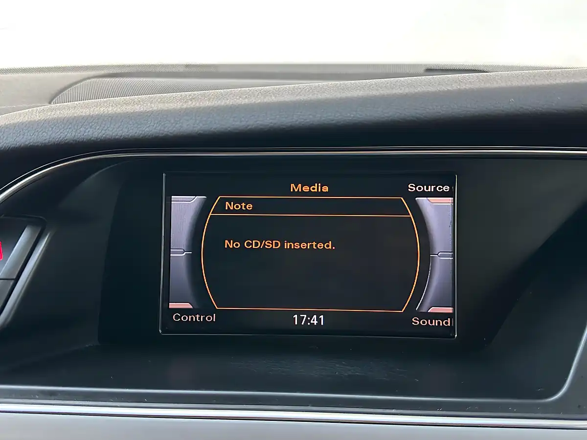 Used 2012 Audi A4 Allroad White - Interior and Exterior details 15