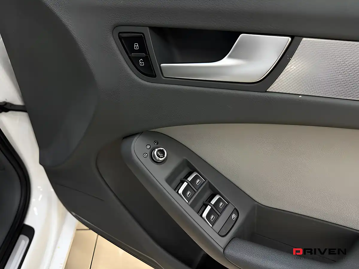 Used 2012 Audi A4 Avant Se Technik Ibis White - Interior and Exterior details 16