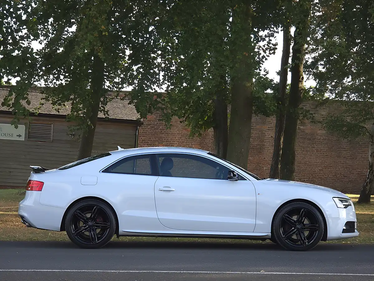 Used 2012 Audi A5 S Line White - Interior and Exterior details 5