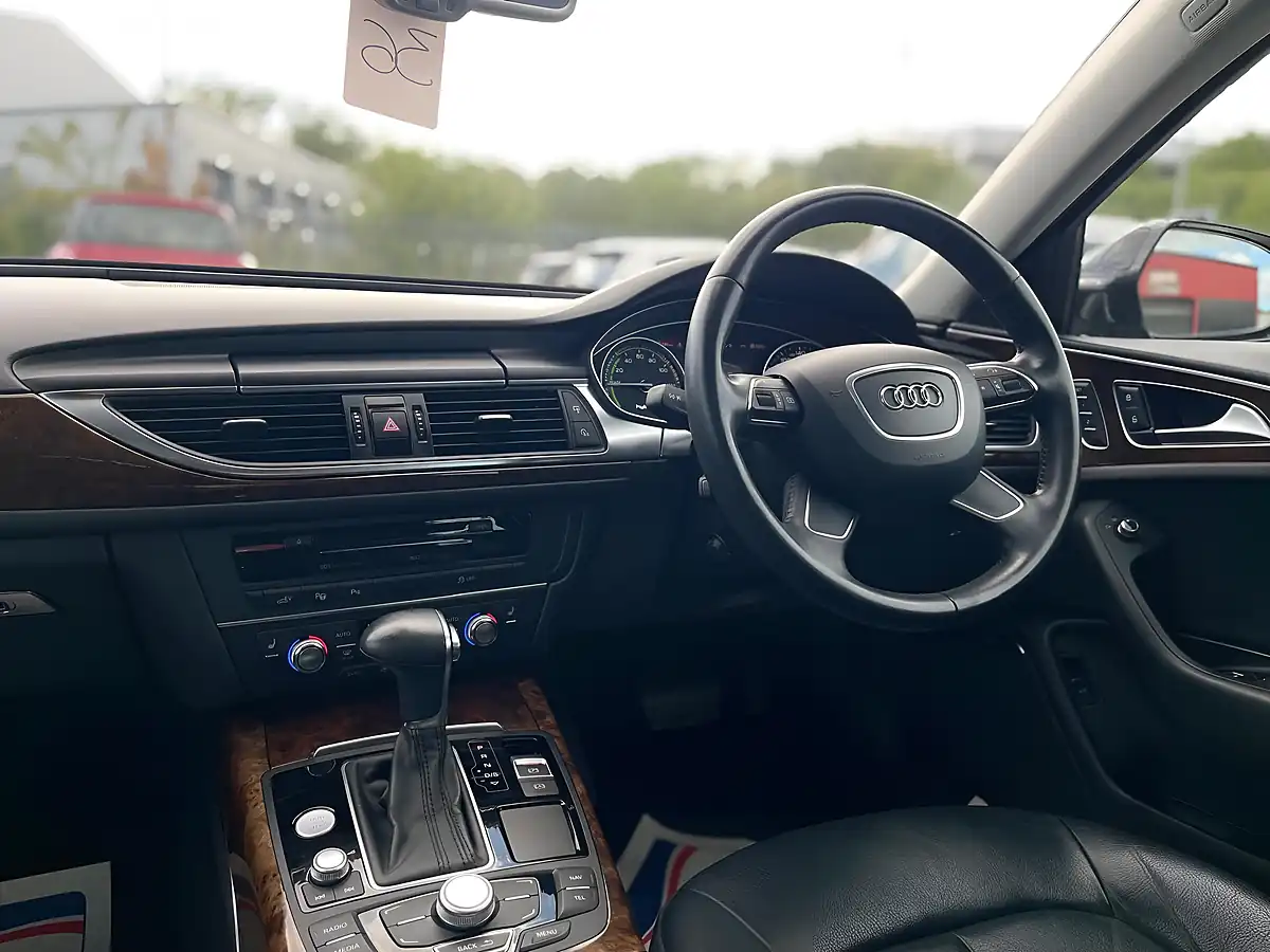 Used 2012 Audi A6 Saloon Black - Interior and Exterior details 19