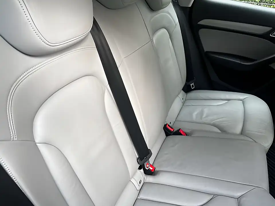 Used 2012 Audi Q3 Se Grey - Interior and Exterior details 15