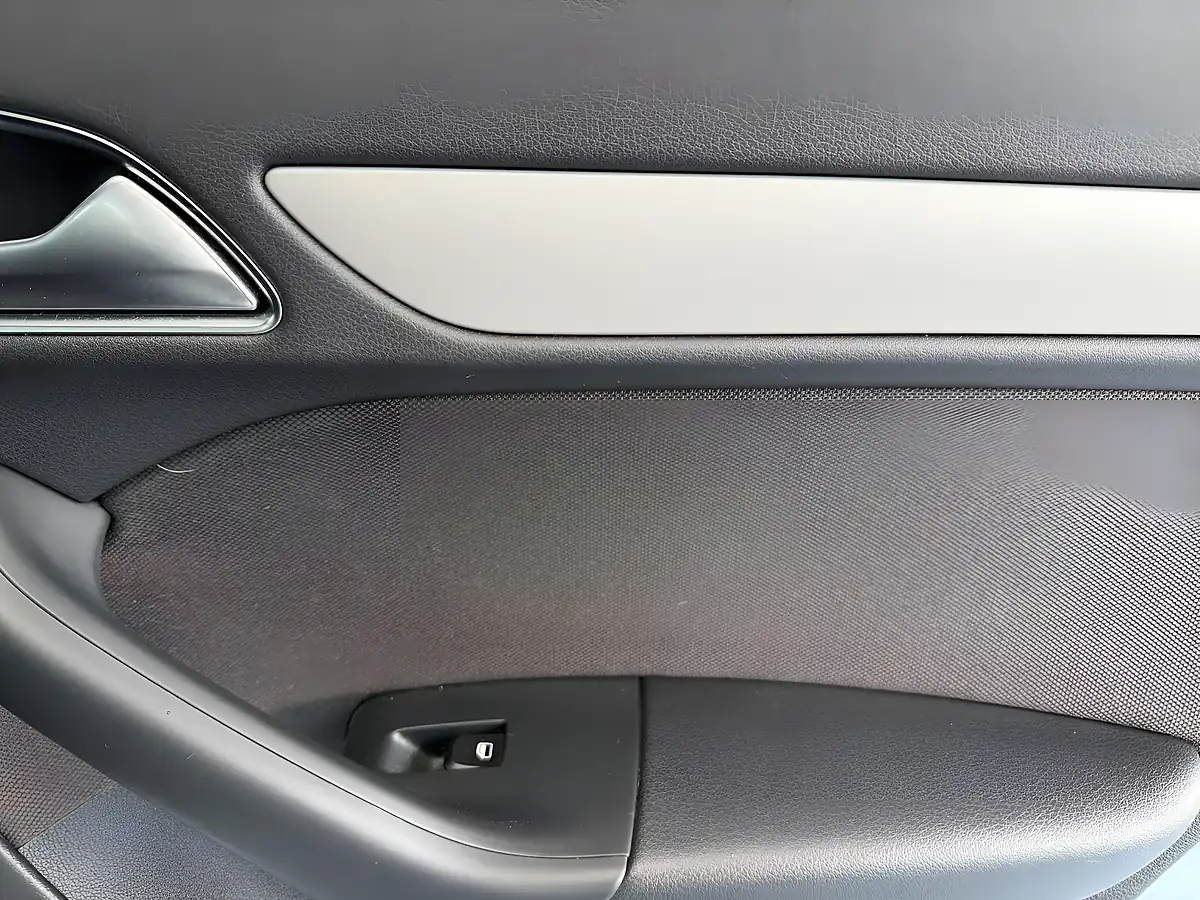 Used 2012 Audi Q3 Se Silver - Interior and Exterior details 11