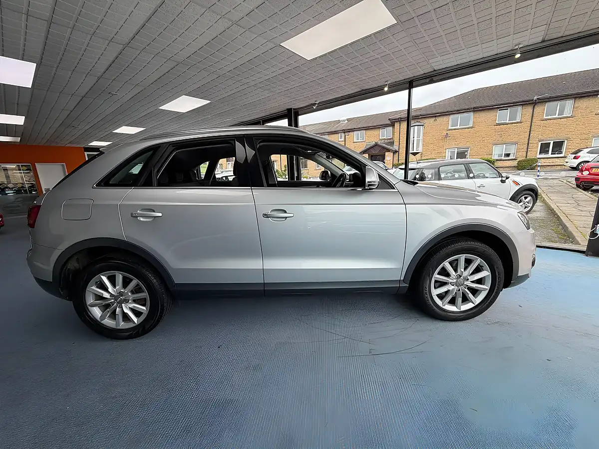 Used 2012 Audi Q3 Se Silver - Interior and Exterior details 2