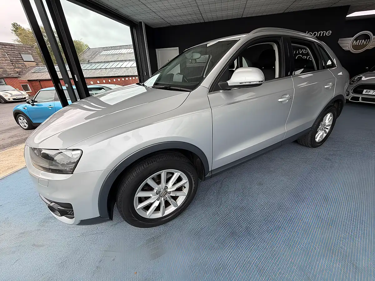 Used 2012 Audi Q3 Se Silver - Interior and Exterior details 5
