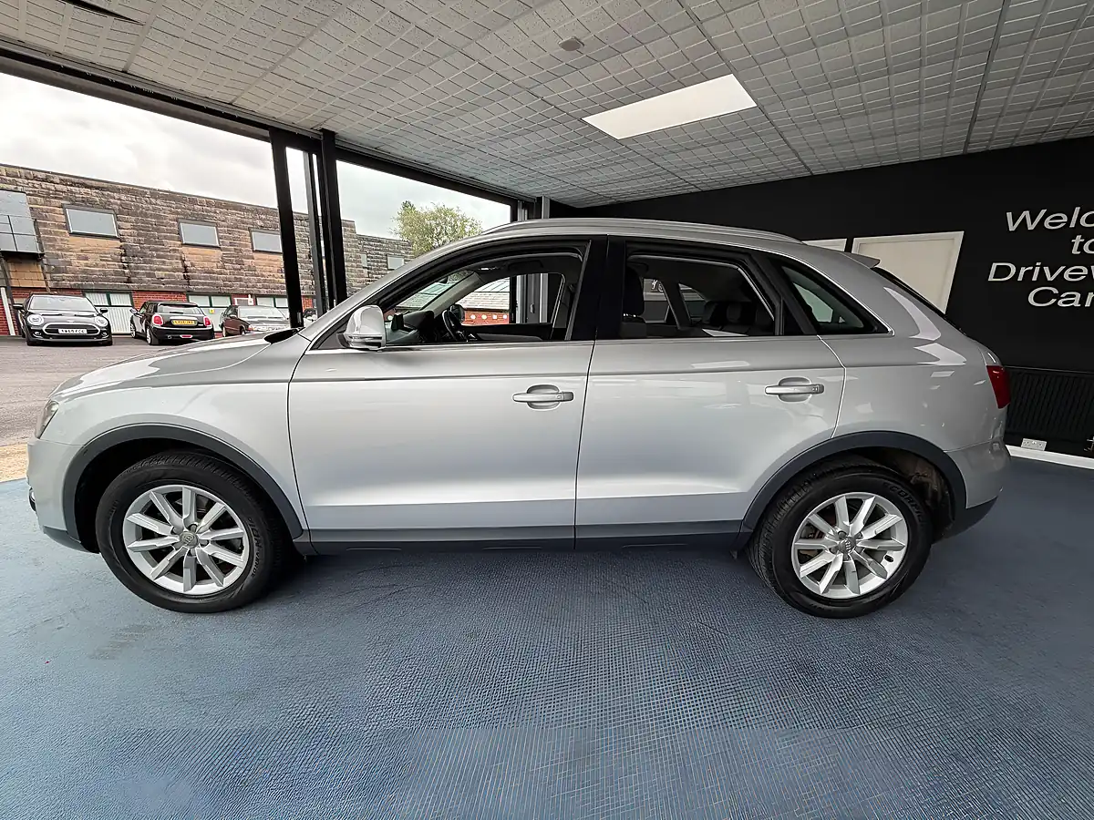 Used 2012 Audi Q3 Se Silver - Interior and Exterior details 6
