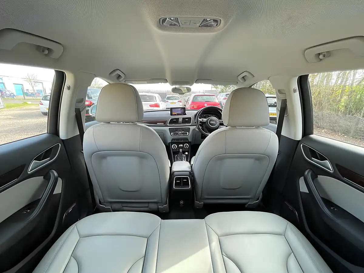 Used 2012 Audi Q3 Se Silver - Interior and Exterior details 12