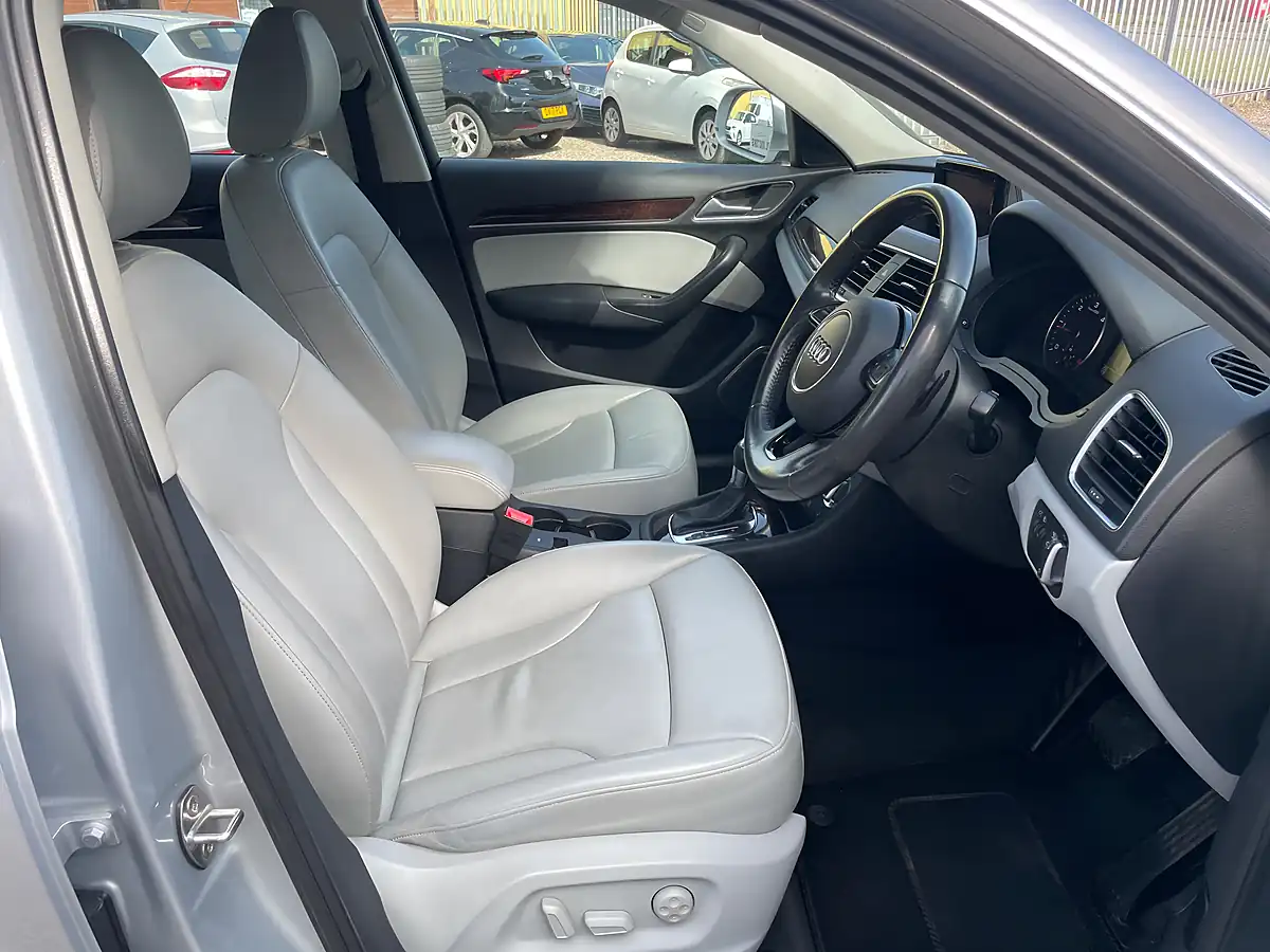 Used 2012 Audi Q3 Se Silver - Interior and Exterior details 14