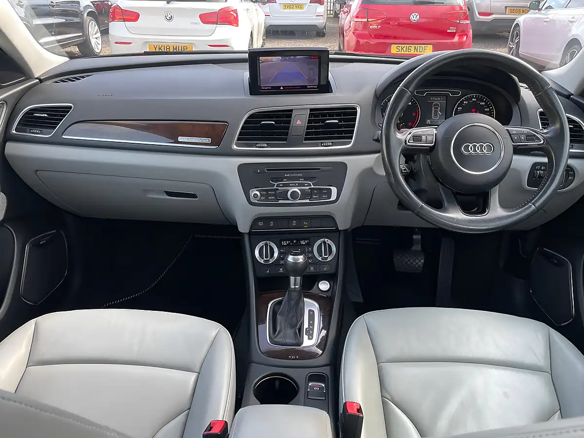 Used 2012 Audi Q3 Se Silver - Interior and Exterior details 15