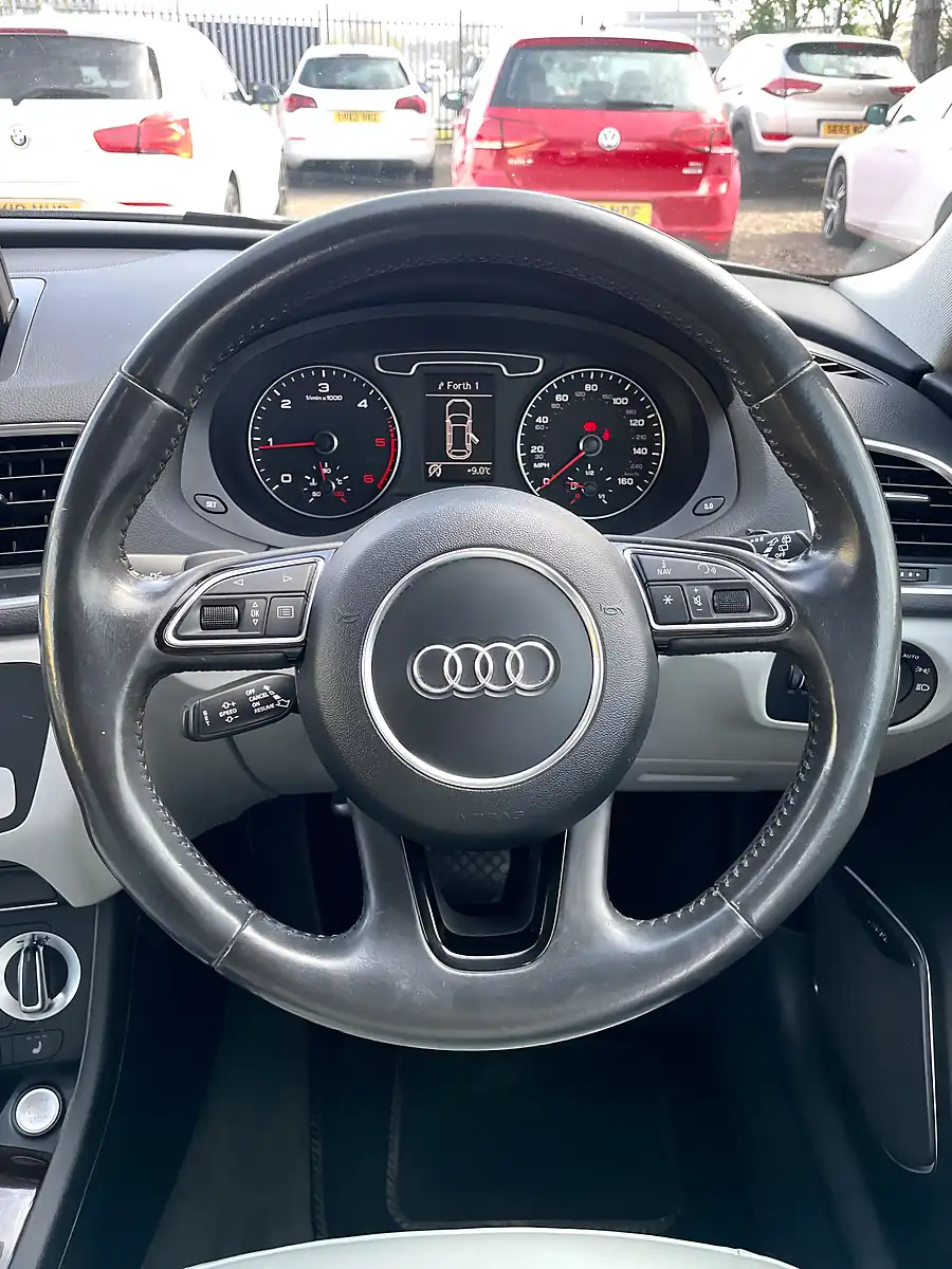 Used 2012 Audi Q3 Se Silver - Interior and Exterior details 18