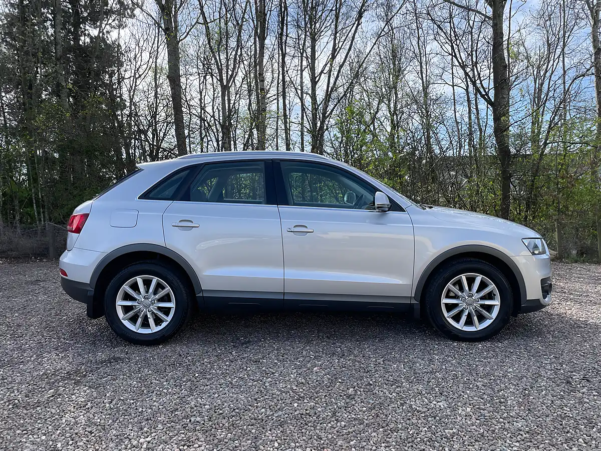 Used 2012 Audi Q3 Se Silver - Interior and Exterior details 5