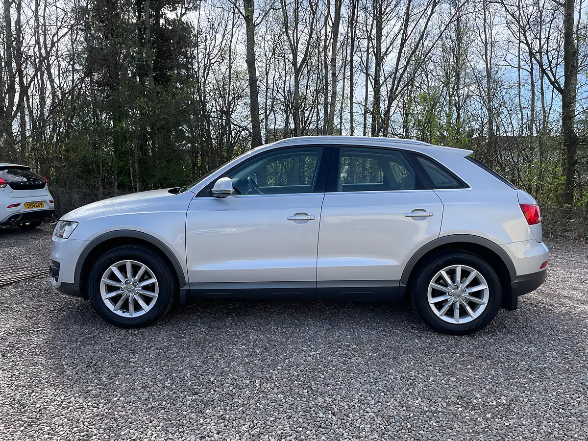 Used 2012 Audi Q3 Se Silver - Interior and Exterior details 6