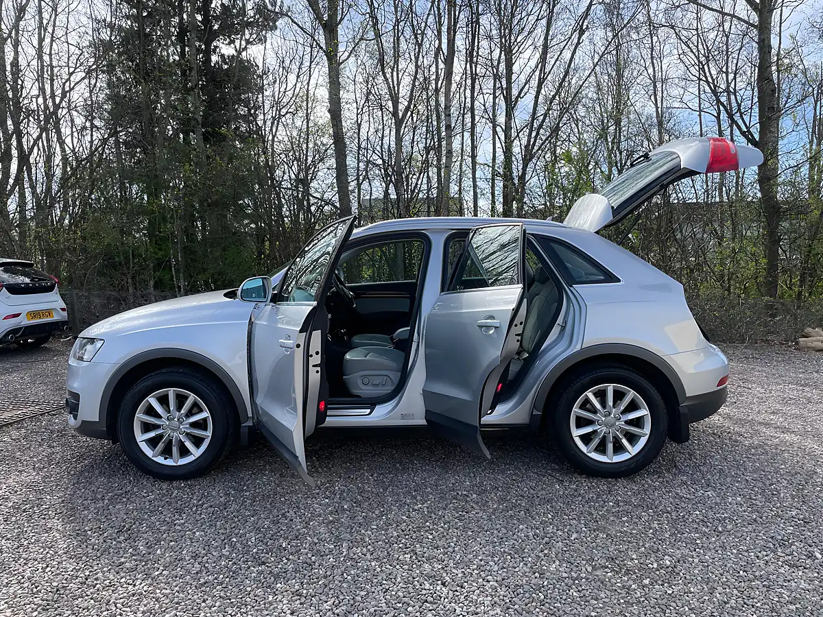 Used 2012 Audi Q3 Se Silver - Interior and Exterior details 8