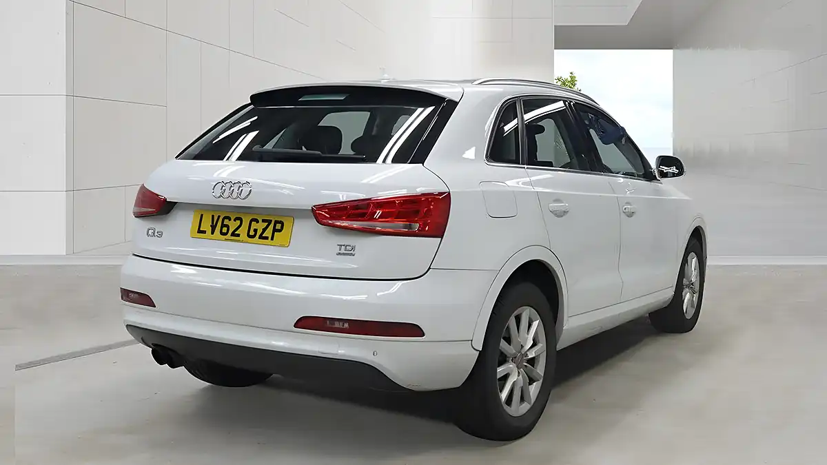 Used 2012 Audi Q3 Se White - Interior and Exterior details 4