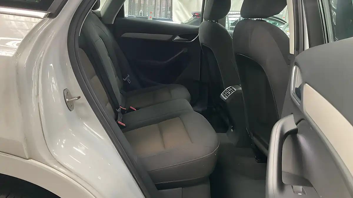 Used 2012 Audi Q3 Se White - Interior and Exterior details 9