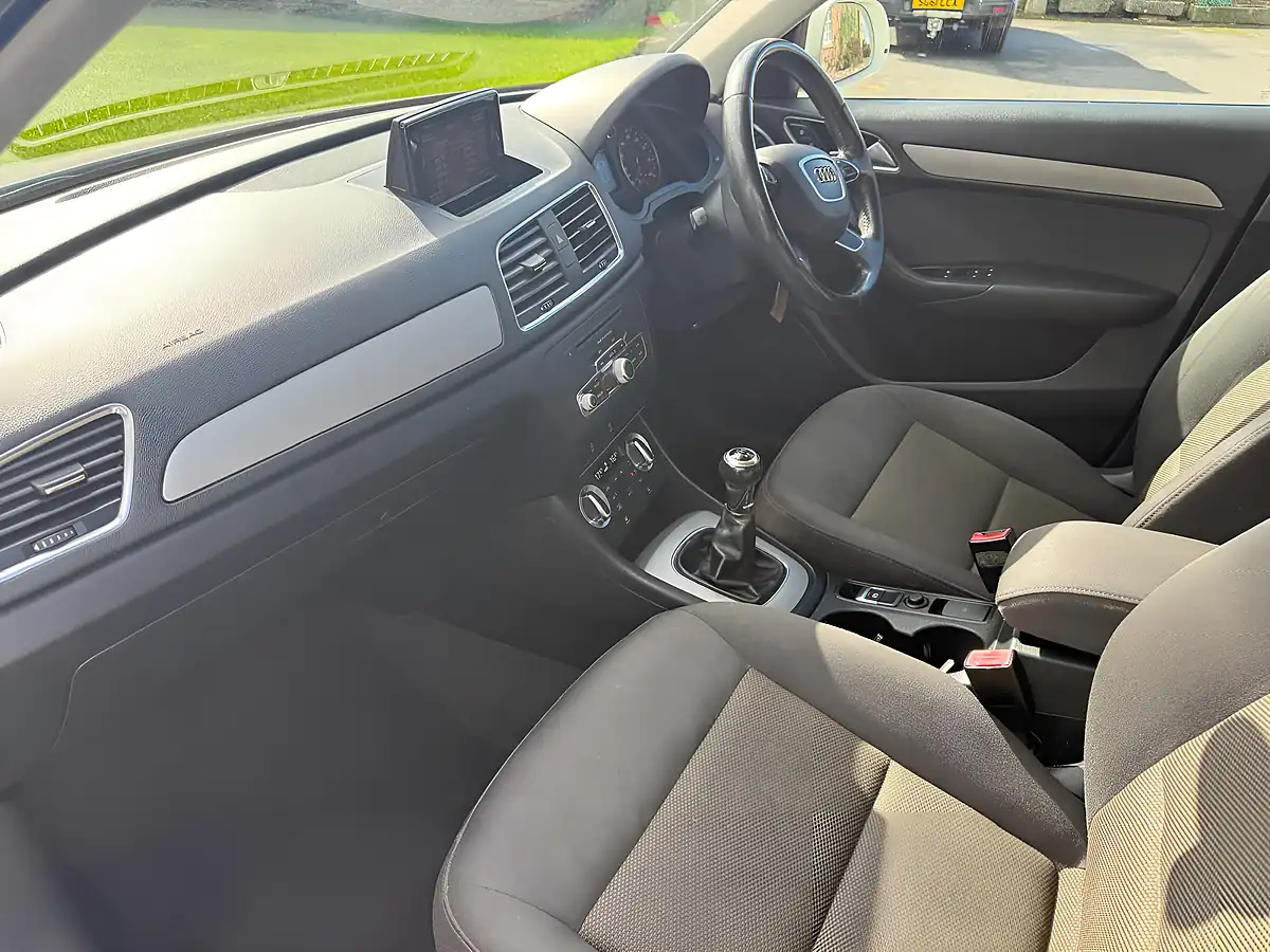 Used 2012 Audi Q3 Se White - Interior and Exterior details 13
