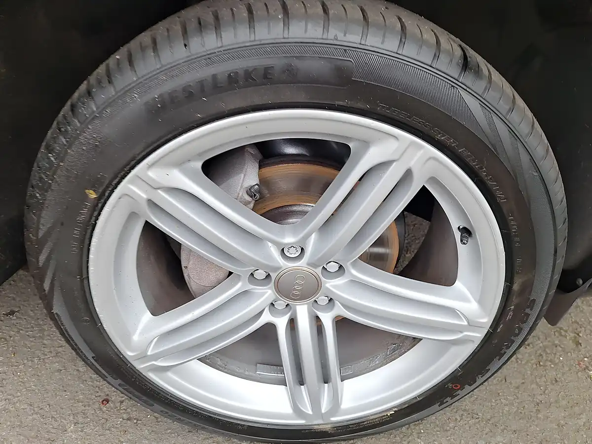 Used 2012 Audi Q5 S Line Plus Black - Interior and Exterior details 15