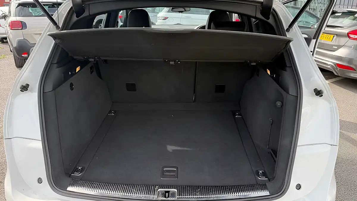 Used 2012 Audi Q5 S Line Plus White - Interior and Exterior details 17