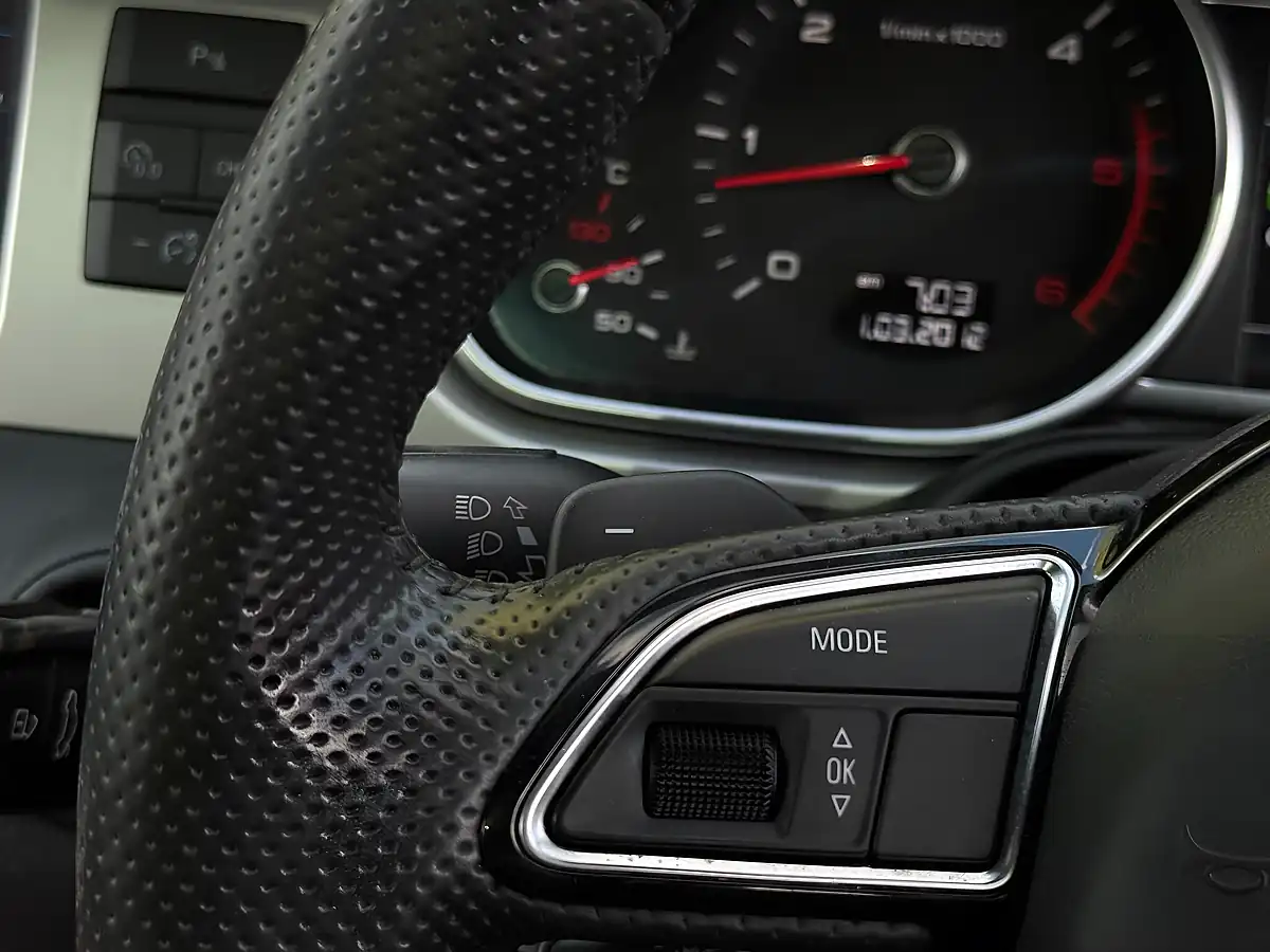 Used 2012 Audi Q7 S Line Plus Black - Interior and Exterior details 12