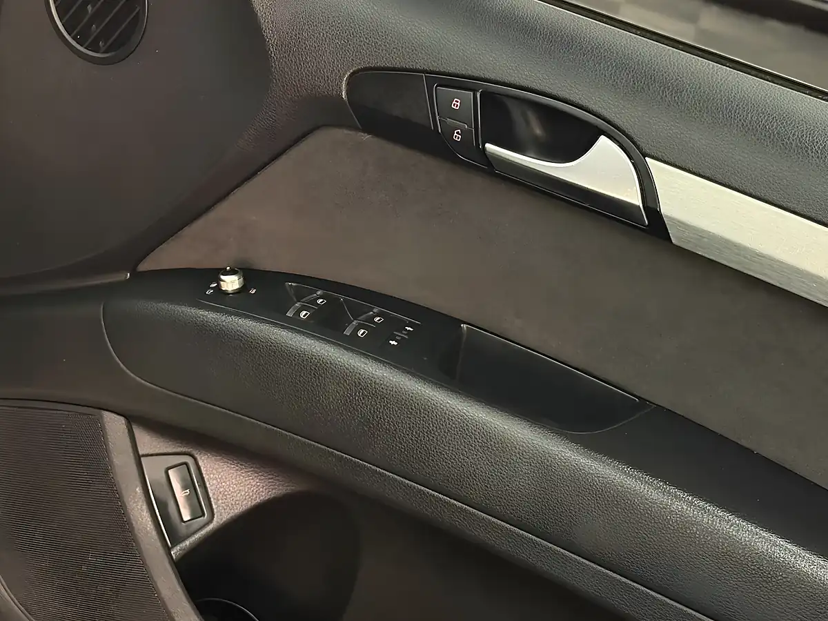 Used 2012 Audi Q7 S Line Plus Black - Interior and Exterior details 13