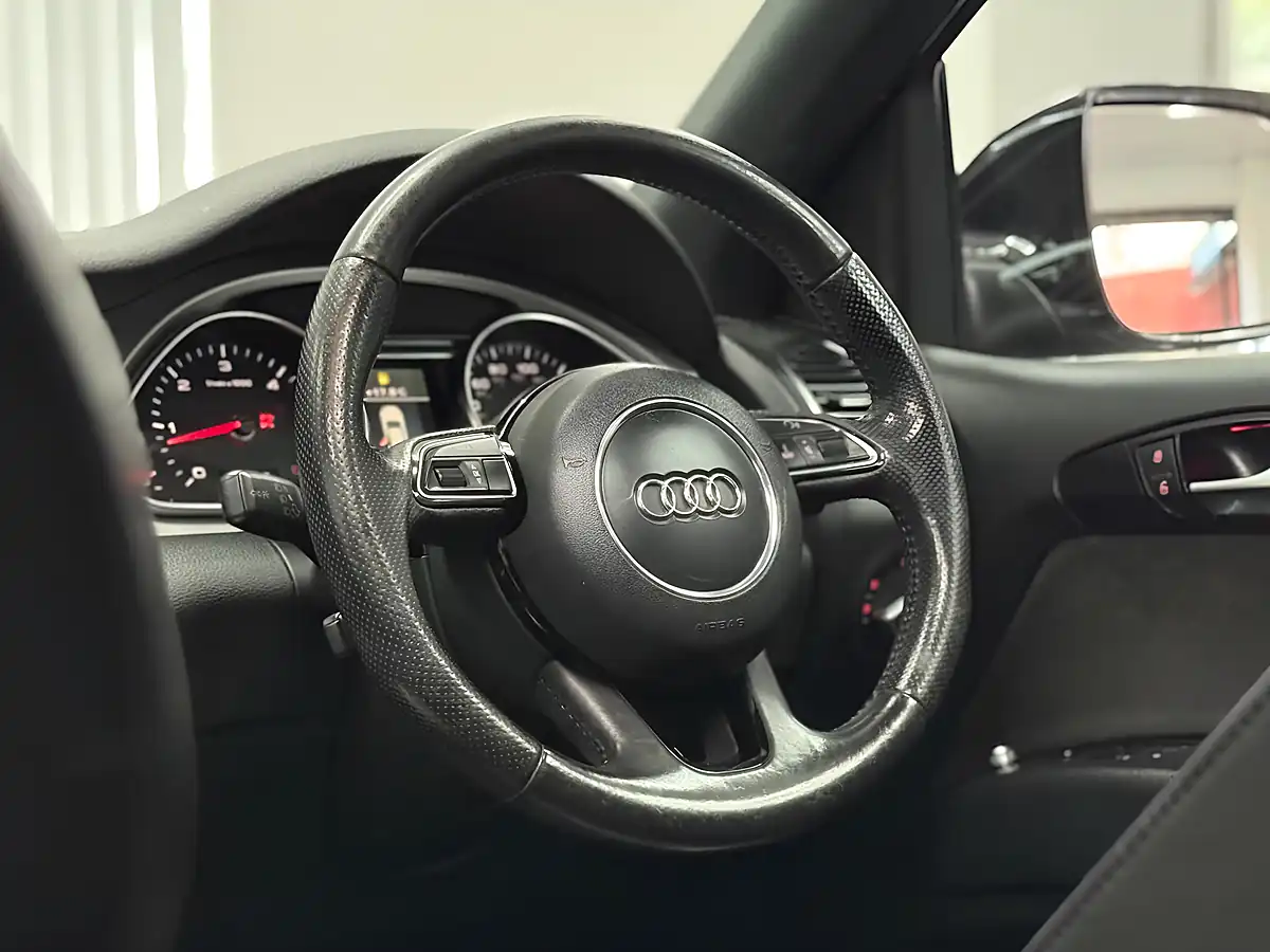 Used 2012 Audi Q7 S Line Plus Black - Interior and Exterior details 14