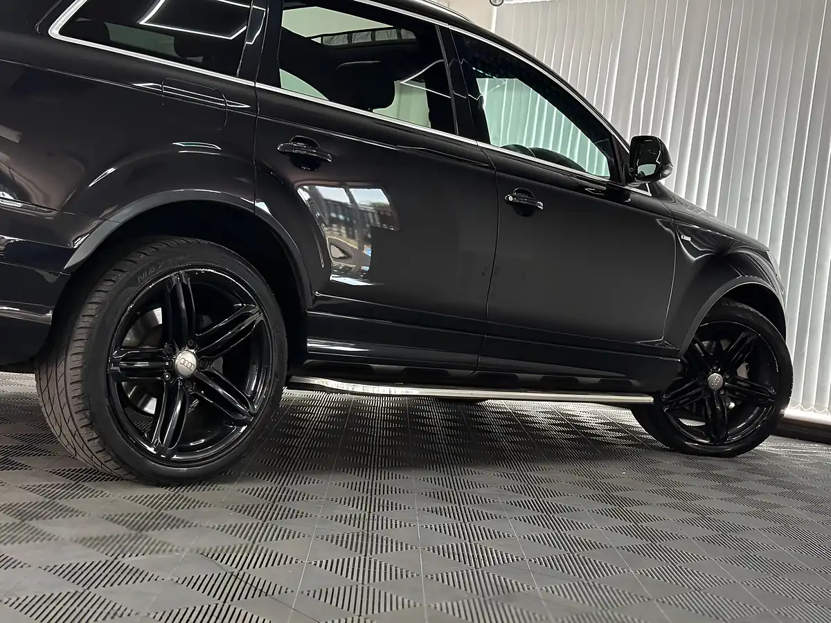 Used 2012 Audi Q7 S Line Plus Black - Interior and Exterior details 8