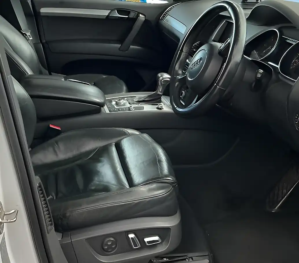 Used 2012 Audi Q7 S Line Plus White - Interior and Exterior details 7