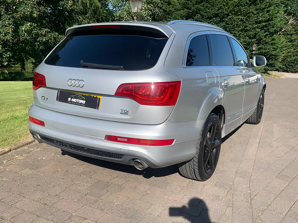 Used 2012 Audi Q7 S Line Silver - Interior and Exterior details 10