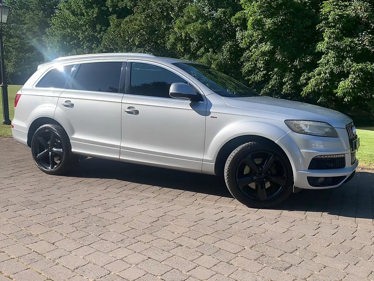 Used 2012 Audi Q7 S Line Silver - Interior and Exterior details 6