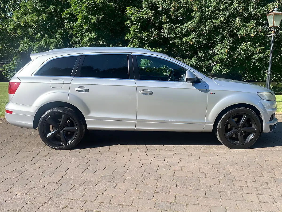 Used 2012 Audi Q7 S Line Silver - Interior and Exterior details 9