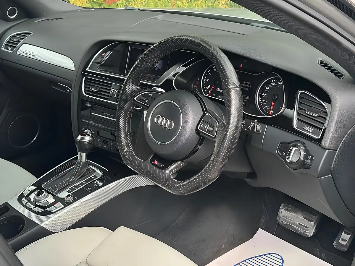Used 2012 Audi RS 4 Avant S Tronic Silver - Interior and Exterior details 10