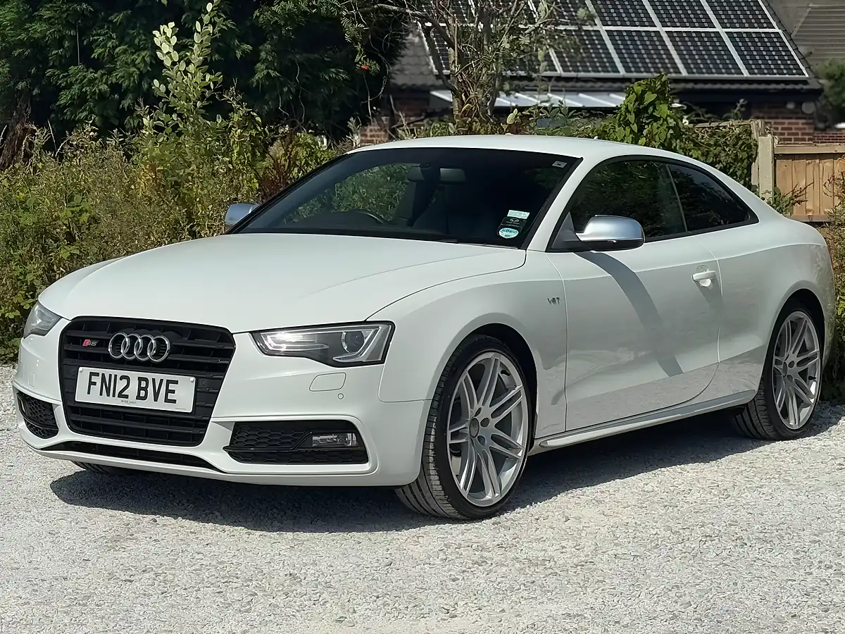 Used 2012 Audi S5 Quattro White - Interior and Exterior details 6