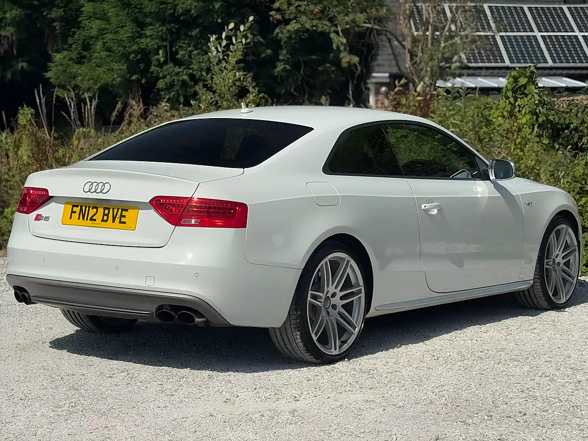 Used 2012 Audi S5 Quattro White - Interior and Exterior details 7