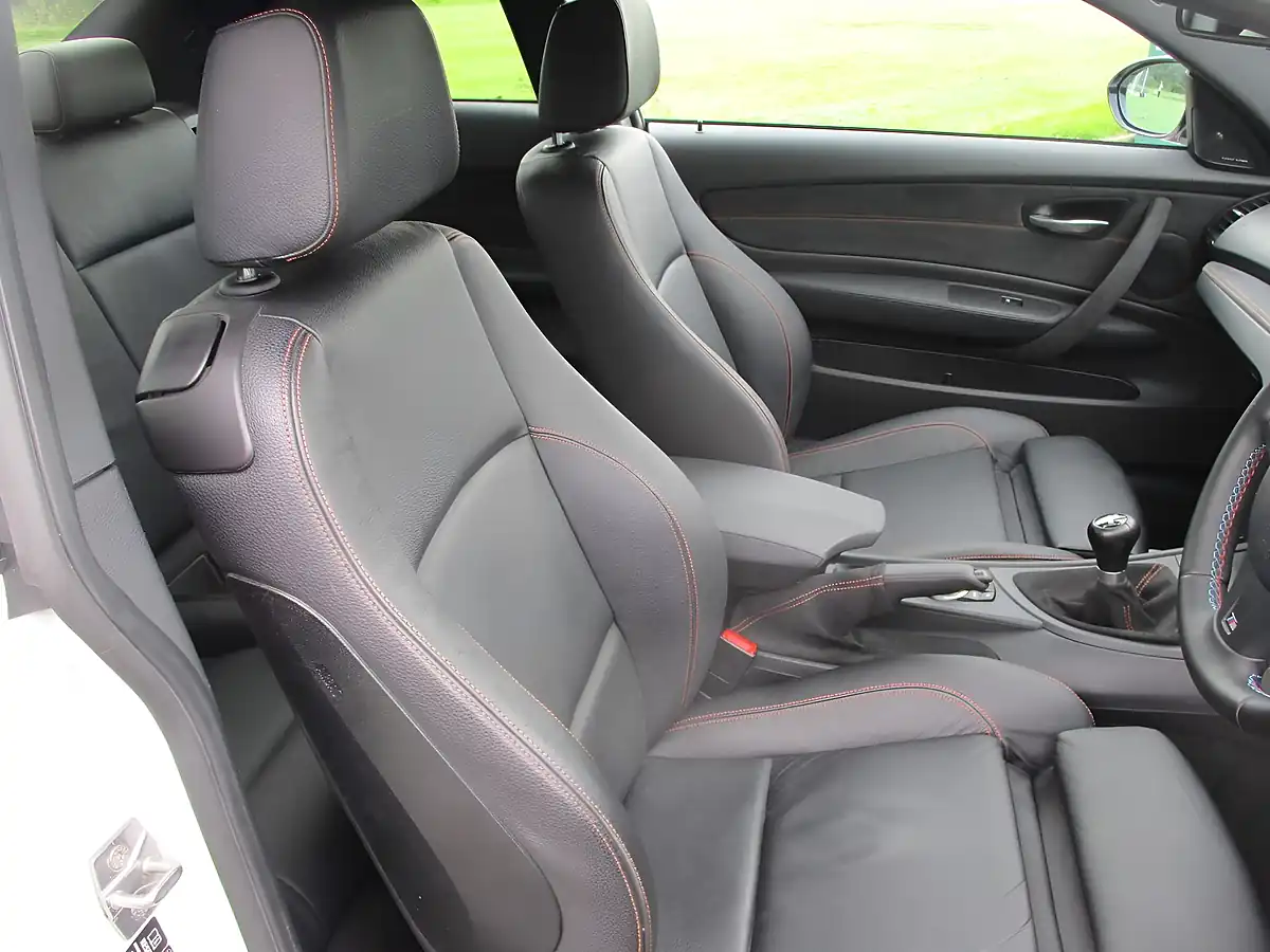Used 2012 BMW 1 Series Coupe White - Interior and Exterior details 10
