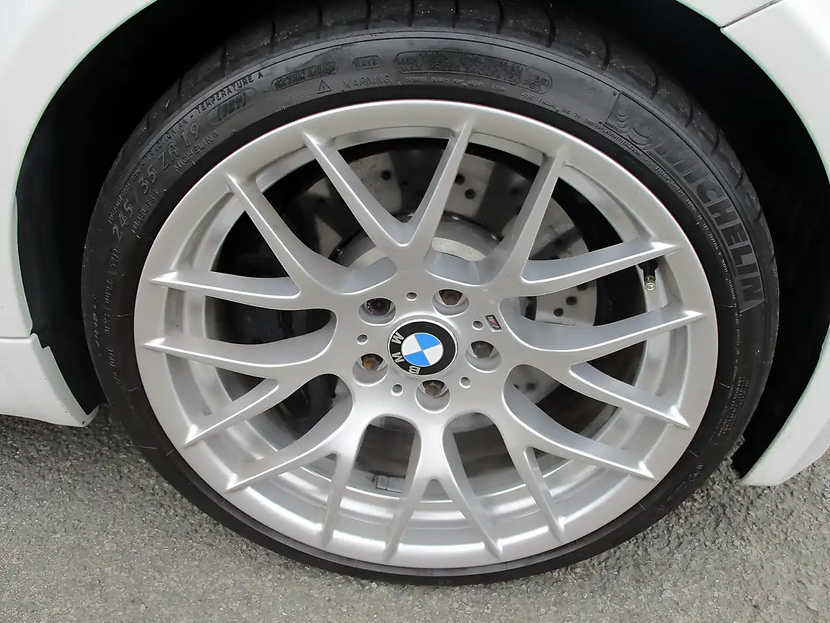 Used 2012 BMW 1 Series Coupe White - Interior and Exterior details 15