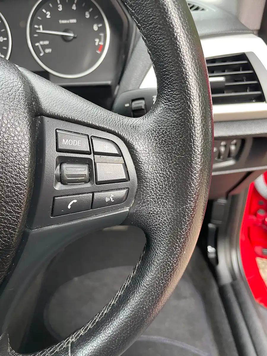 Used 2012 BMW 1 Series Se Red - Interior and Exterior details 16