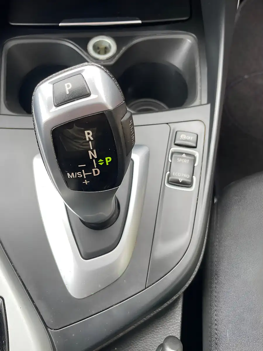 Used 2012 BMW 1 Series Se Red - Interior and Exterior details 18