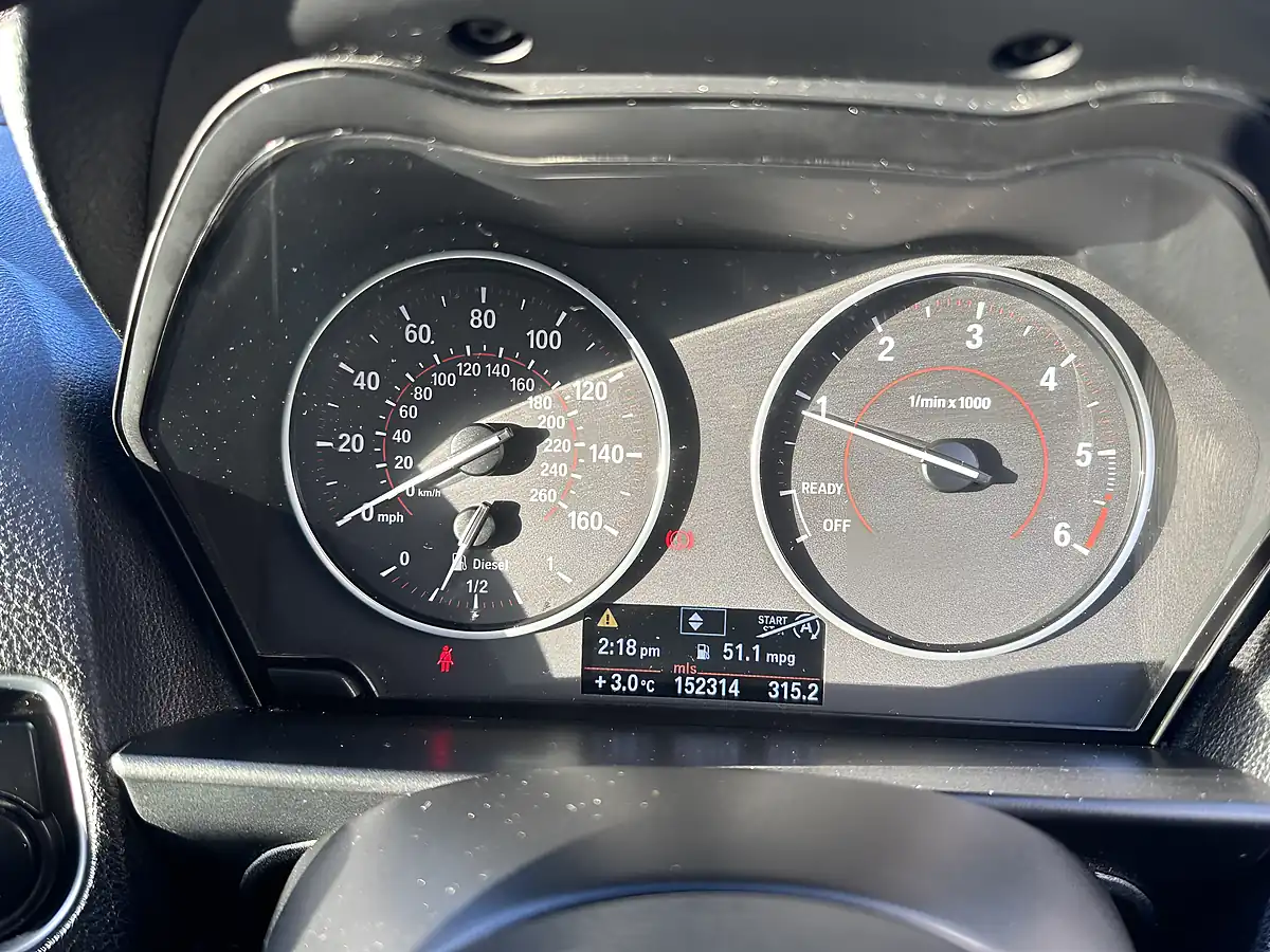 Used 2012 BMW 1 Series Sport Alpine White - Interior and Exterior details 16