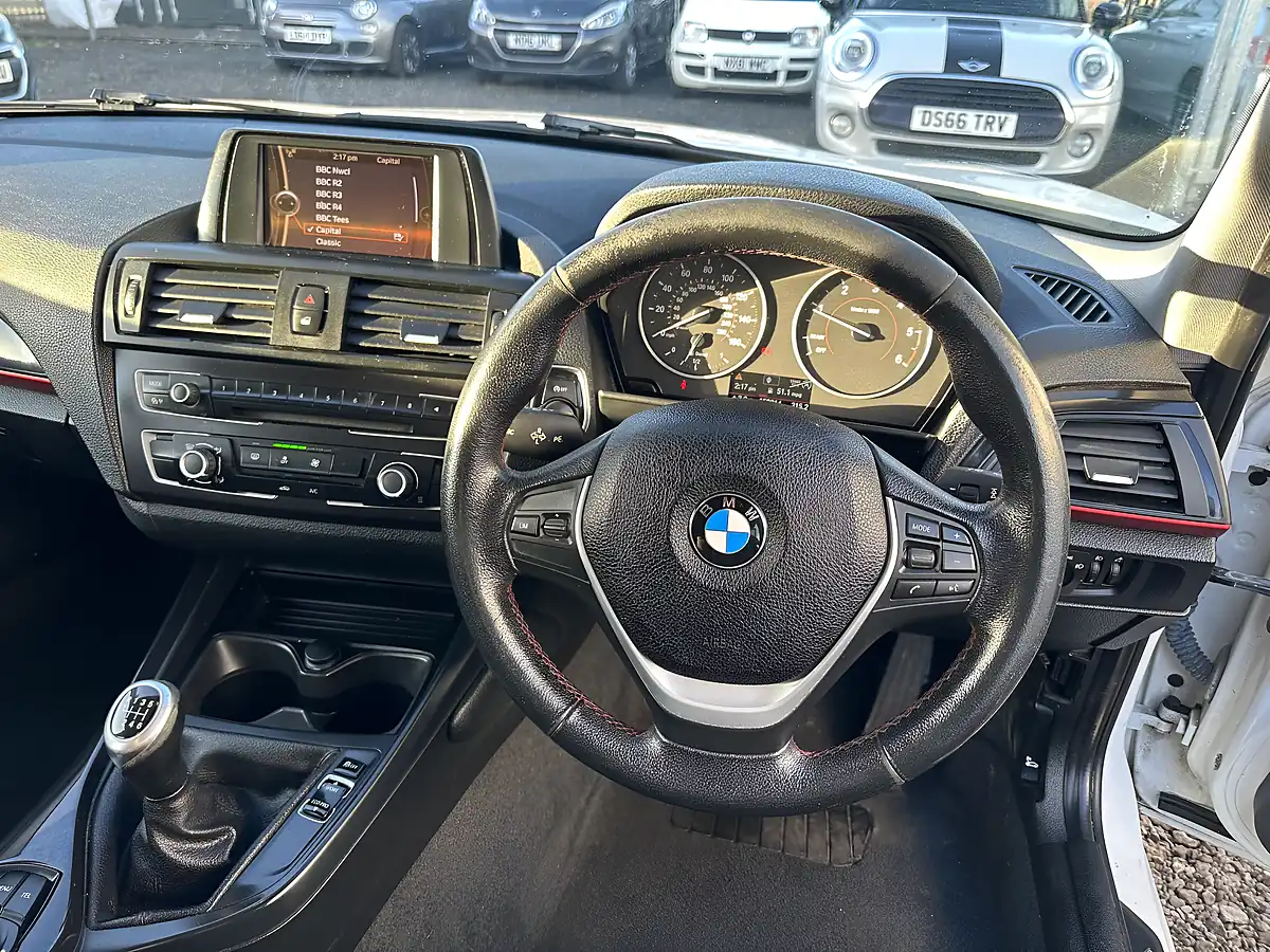 Used 2012 BMW 1 Series Sport Alpine White - Interior and Exterior details 18