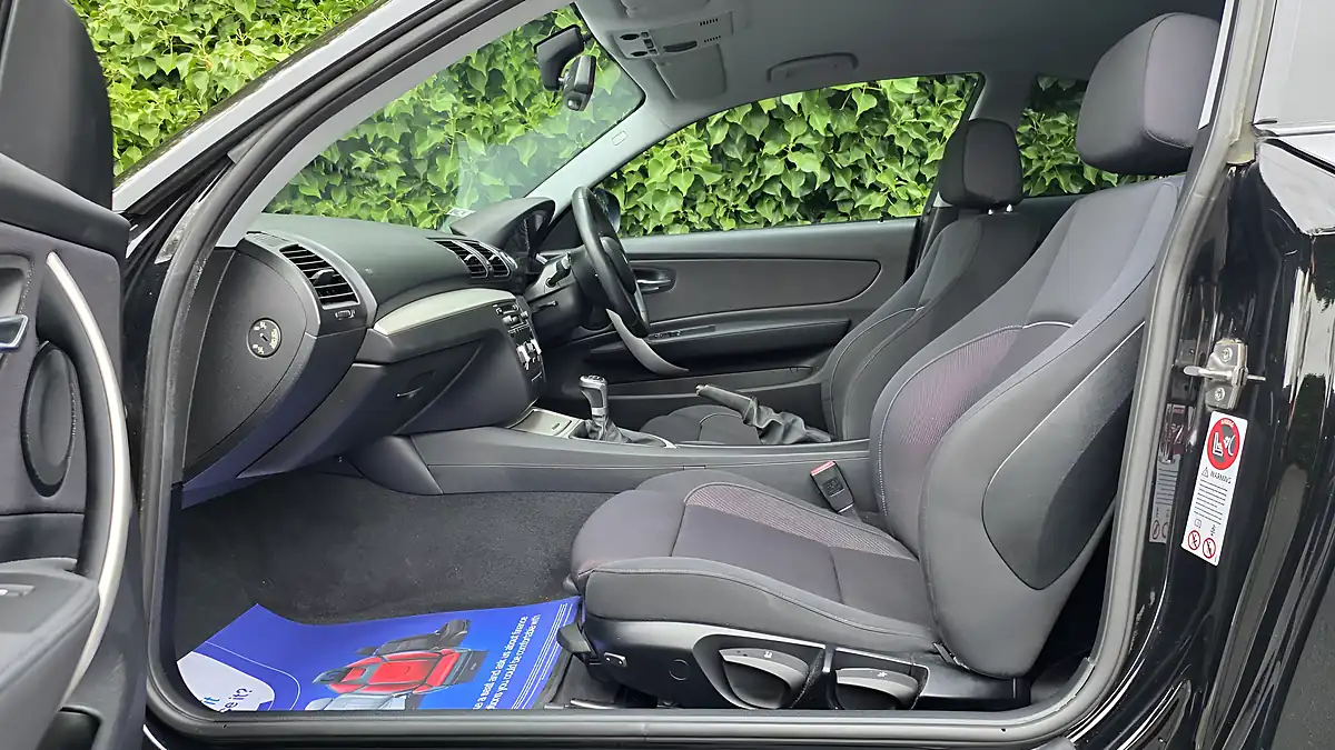 Used 2012 BMW 1 Series Sport Black - Interior and Exterior details 15
