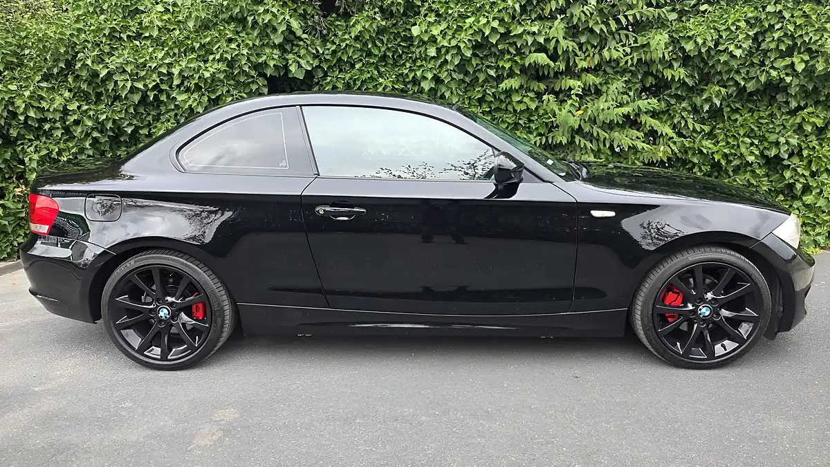 Used 2012 BMW 1 Series Sport Black - Interior and Exterior details 6