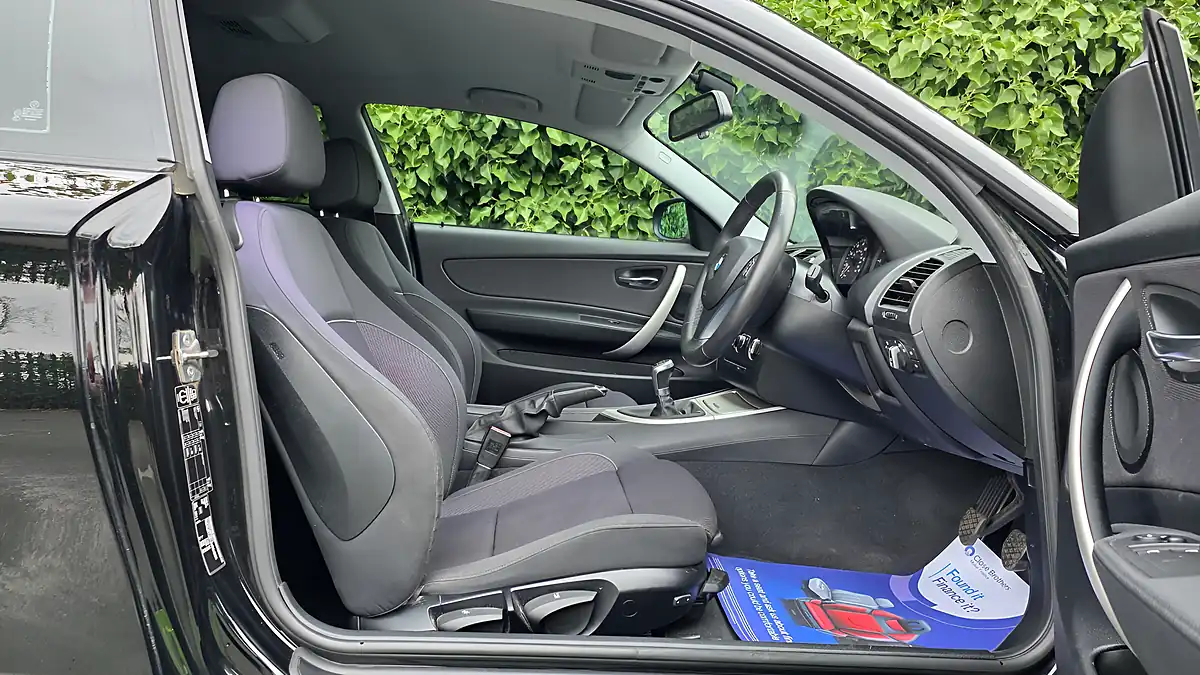 Used 2012 BMW 1 Series Sport Black - Interior and Exterior details 9