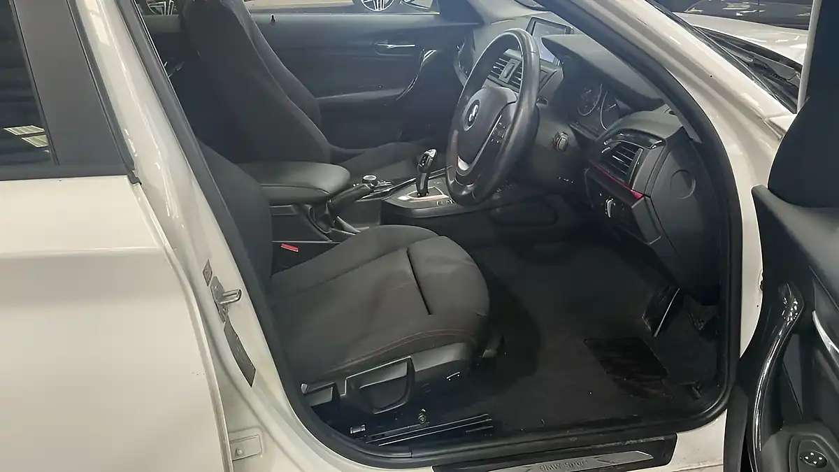 Used 2012 BMW 1 Series Sport White - Interior and Exterior details 5