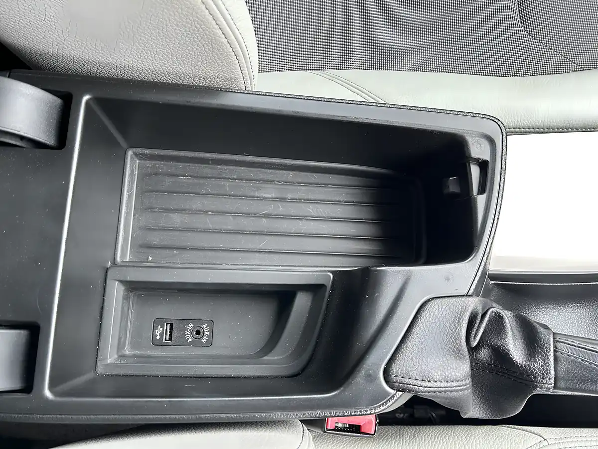 Used 2012 BMW 1 Series White - Interior and Exterior details 10