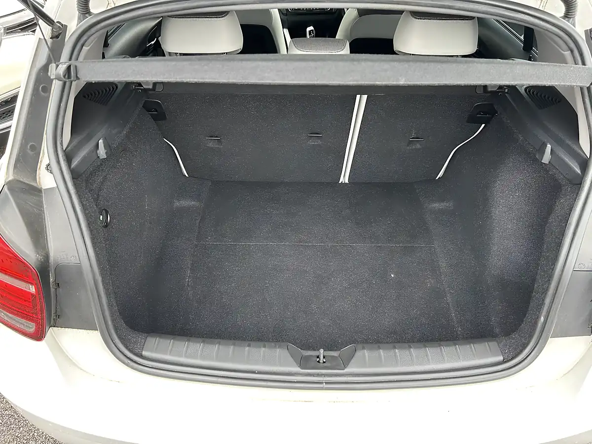 Used 2012 BMW 1 Series White - Interior and Exterior details 16